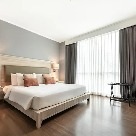 Adelphi Suites Bangkok-3